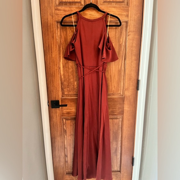 Nine West Flounce Cold-Shoulder Maxi Dress - Picture 4 of 9